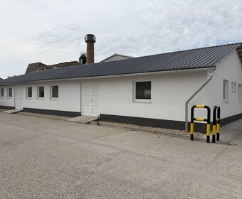 Kiadó műhely irodával - Farkasvermi út