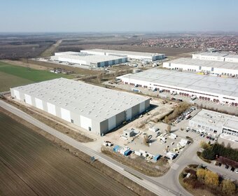 Warehouses for rent with office - Üllő