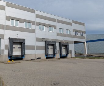 Kiadó logisztikai csarnok - dokkolóval és sprinklerrel